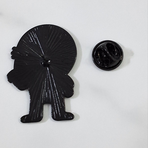 Alien Enamel Pin, Brooch,  NEW - Picture 4 of 4